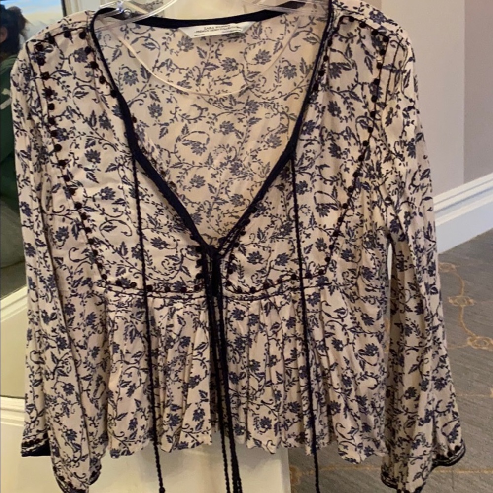 Zara XS long sleeve floral blouse